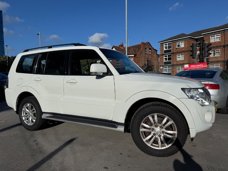 2015 Mitsubishi Shogun